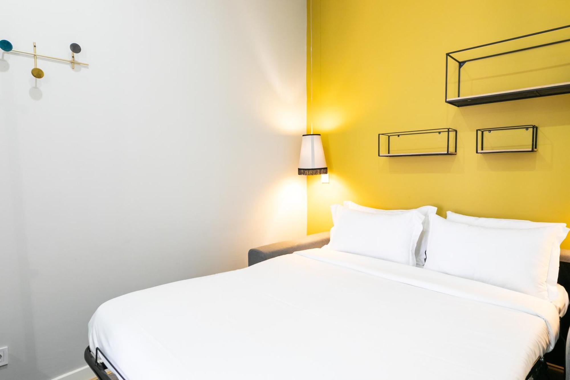 85 & By Ridan Lisbon